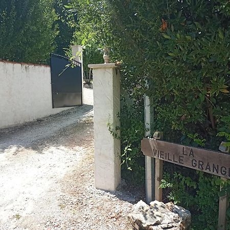 مبيت وإفطار La Vieille Grange - Saint-Privat-des-Prés المظهر الخارجي الصورة